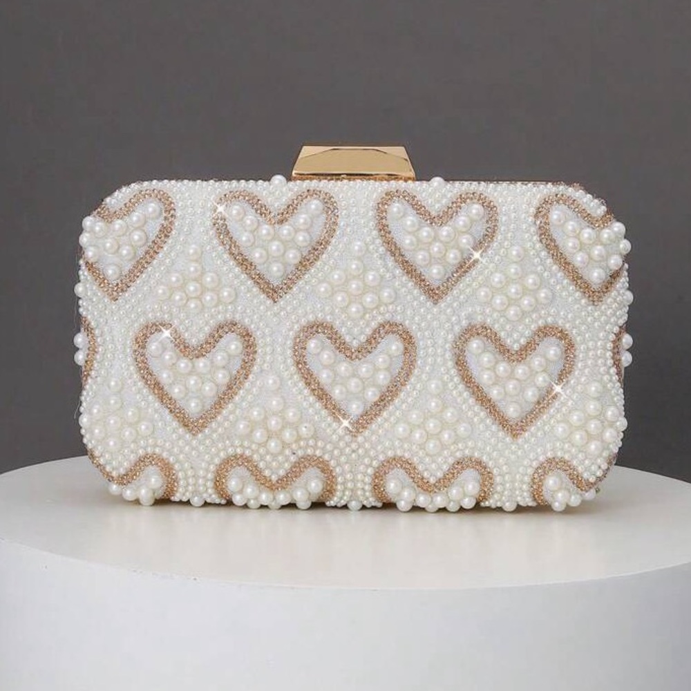 Elegant Pearl Heart Clutch